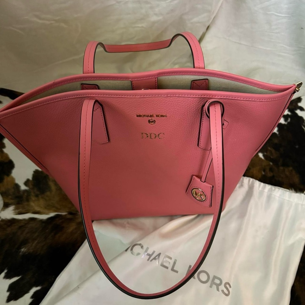 Brand New Michael Kors 🎀💓🌸 large shoulder tote